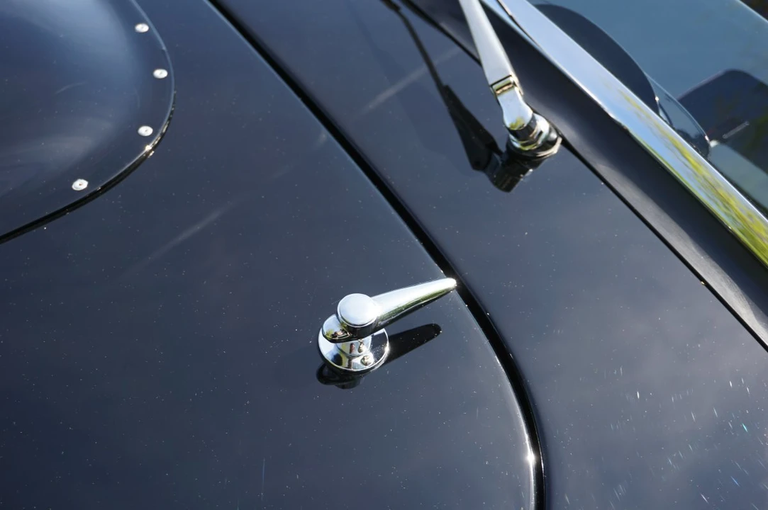 Shelby Cobra Replica - Image 17 of 31
