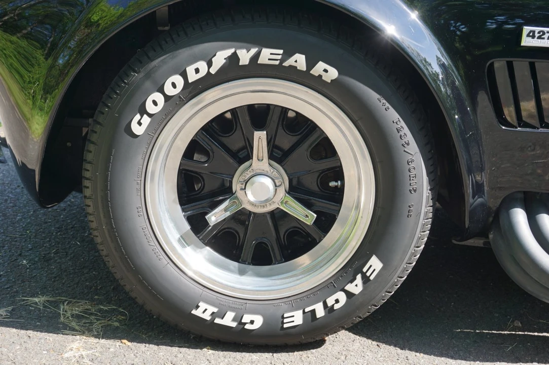 Shelby Cobra Replica - Image 30 of 31