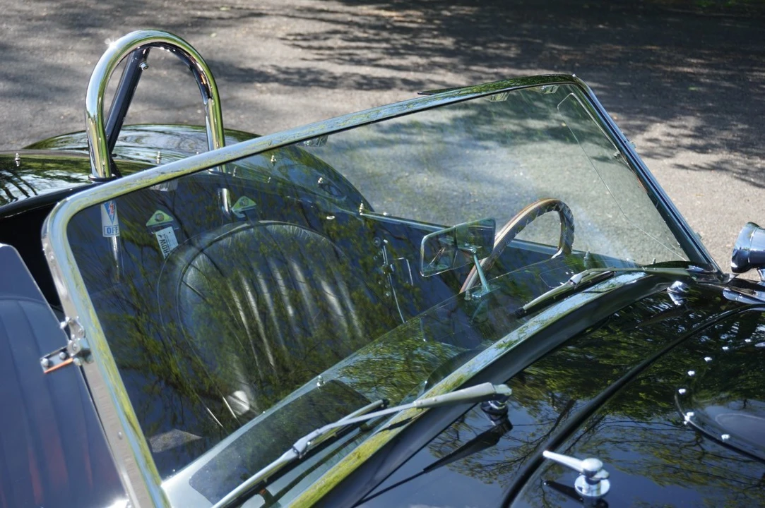 Shelby Cobra Replica - Image 15 of 31