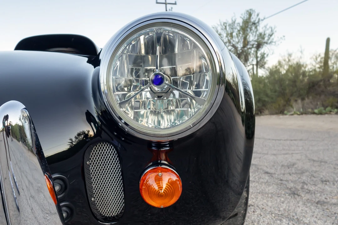 Shelby Cobra Replica - Image 11 of 31