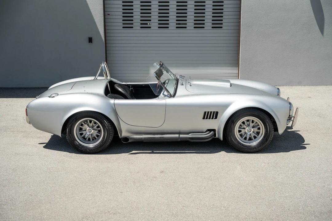 Shelby Cobra Replica - Image 26 of 31