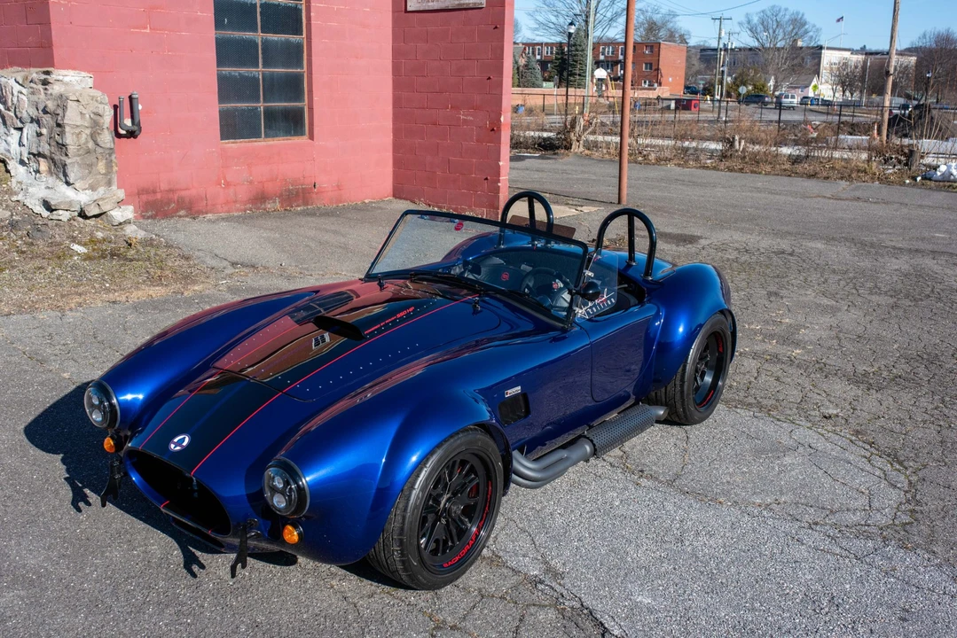 Shelby Cobra Replica - Image 9 of 31