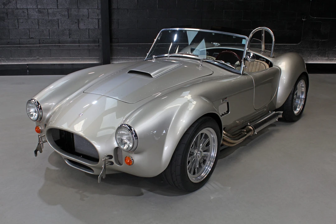 Shelby Cobra Replica - Image 9 of 31