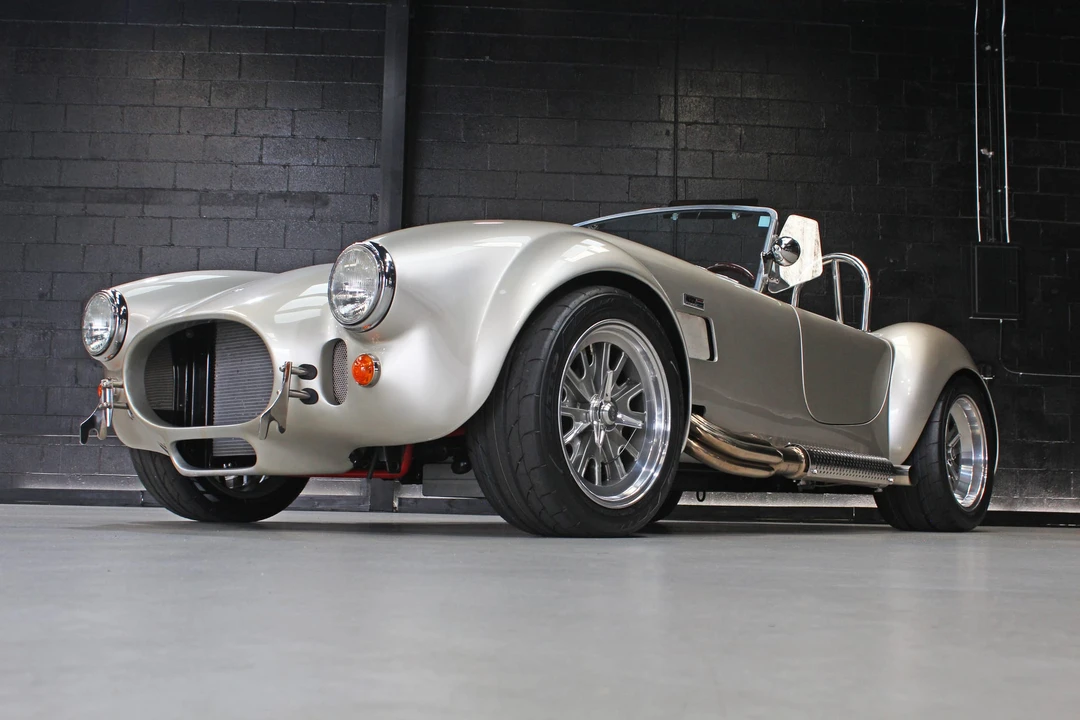 Shelby Cobra Replica - Image 6 of 31