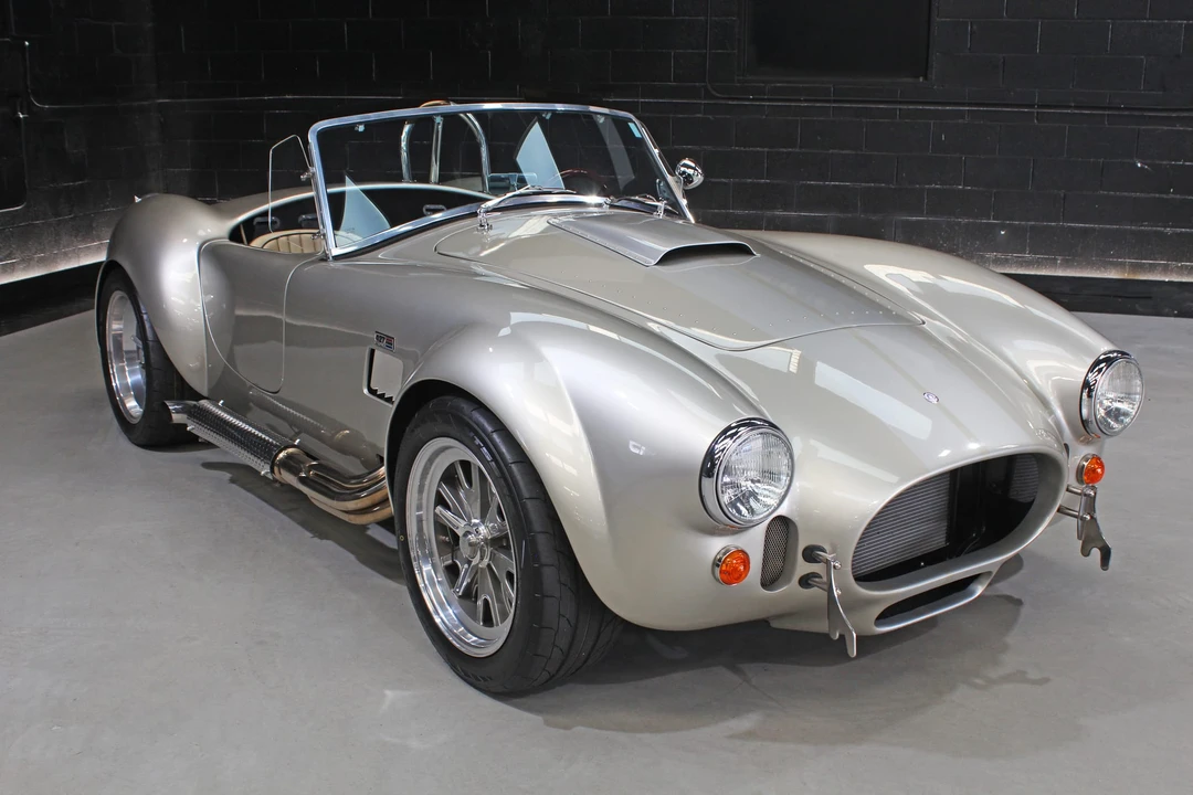 Shelby Cobra Replica - Image 15 of 31