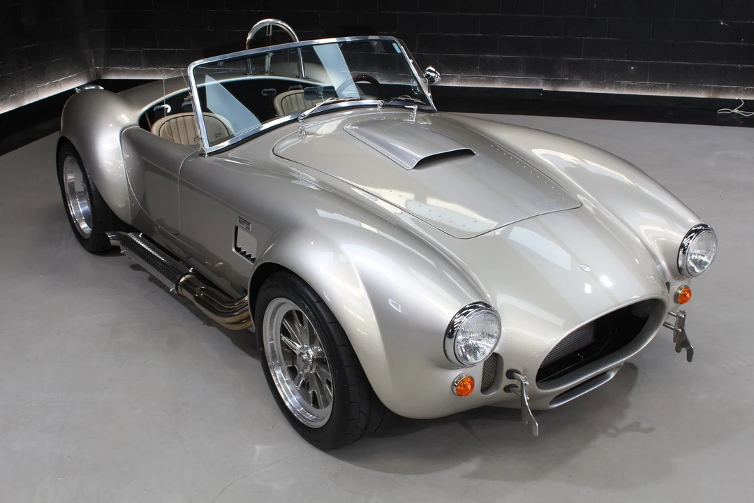 Shelby Cobra Replica - Image 16 of 31