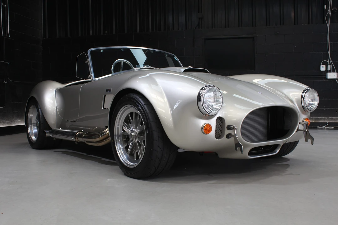 Shelby Cobra Replica - Image 22 of 31