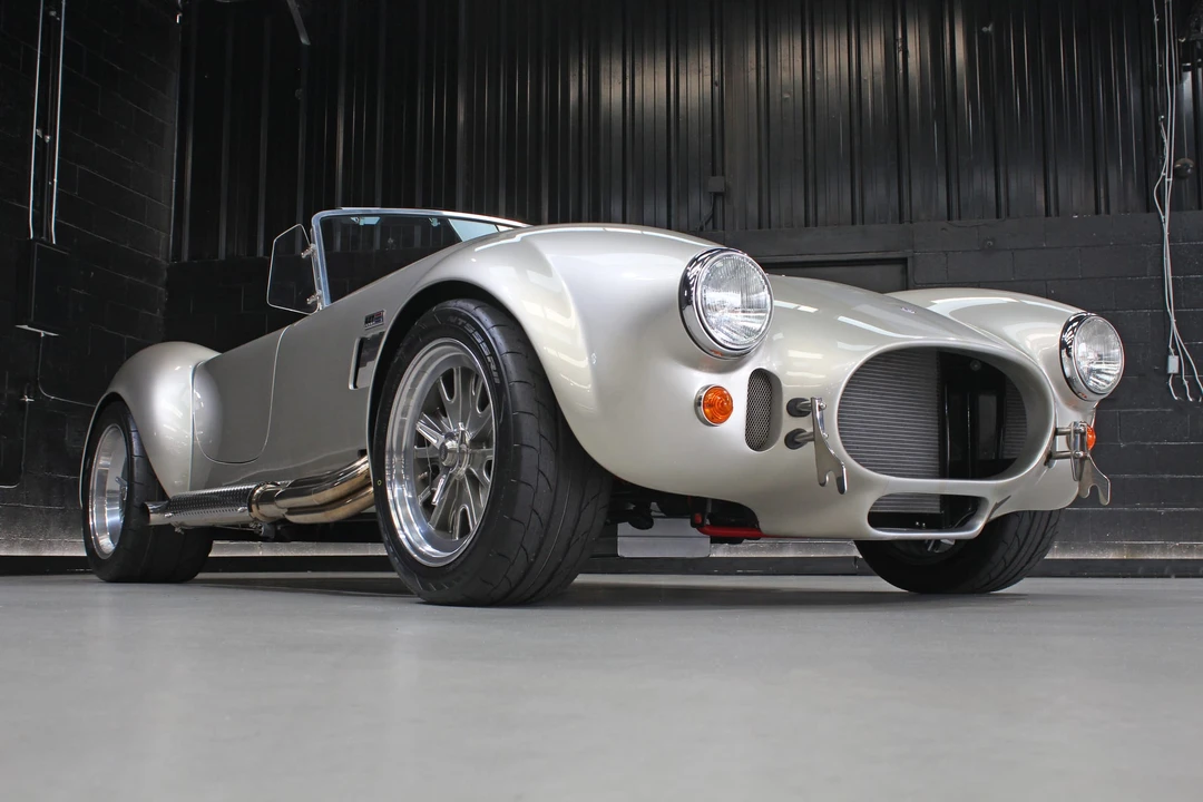 Shelby Cobra Replica - Image 21 of 31