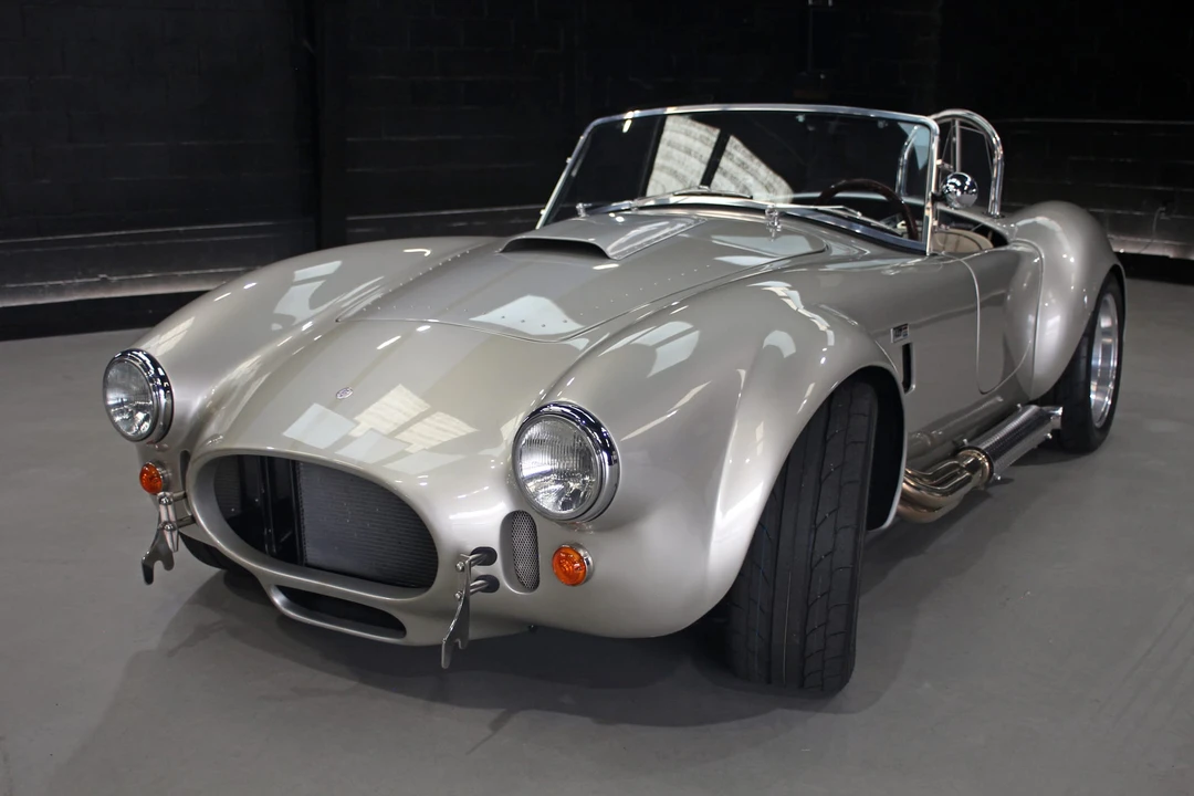 Shelby Cobra Replica - Image 8 of 31