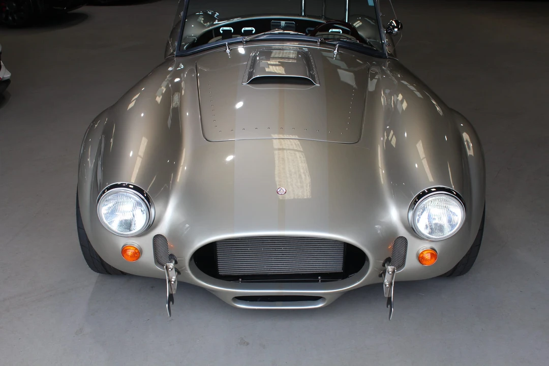 Shelby Cobra Replica - Image 14 of 31
