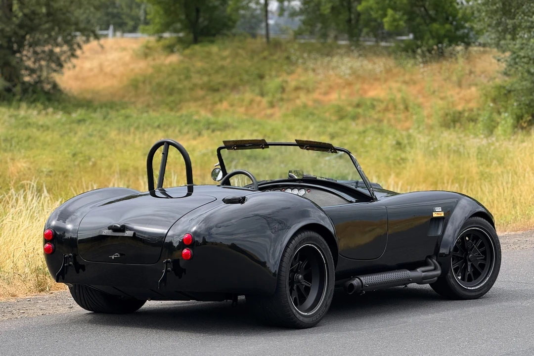 Shelby Cobra Replica - Image 11 of 31