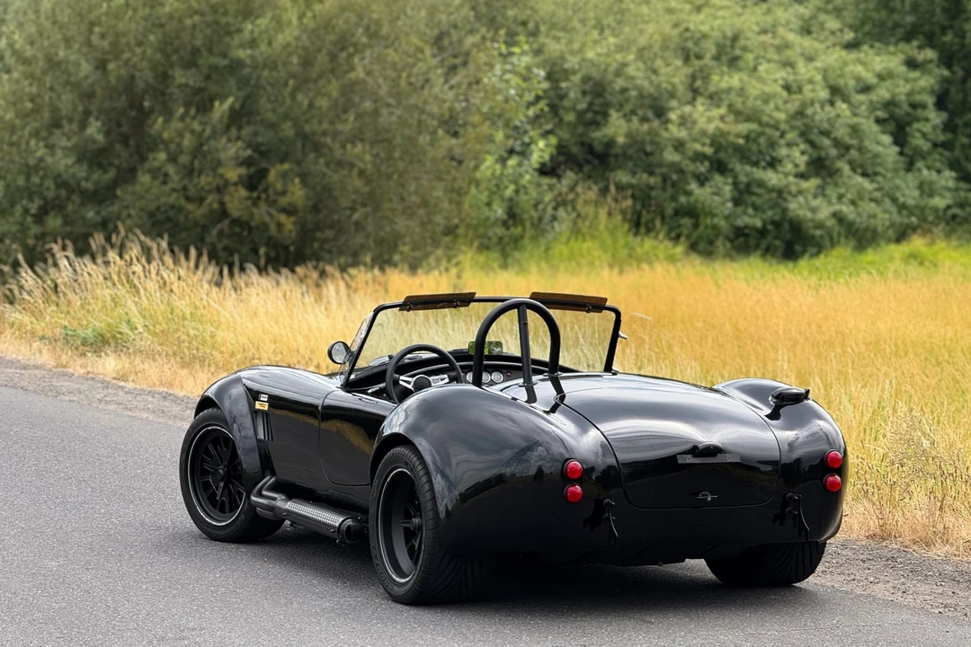 Shelby Cobra Replica - Image 9 of 31