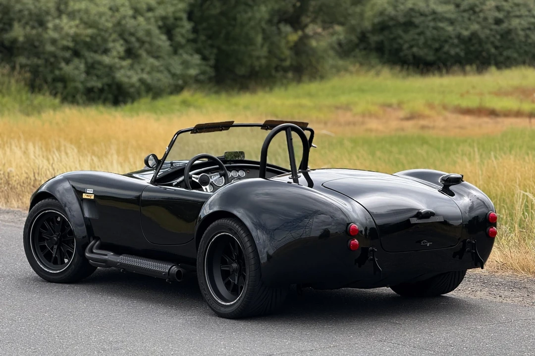 Shelby Cobra Replica - Image 8 of 31