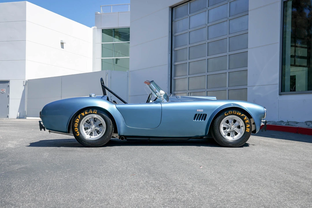 Shelby Cobra Replica - Image 13 of 31
