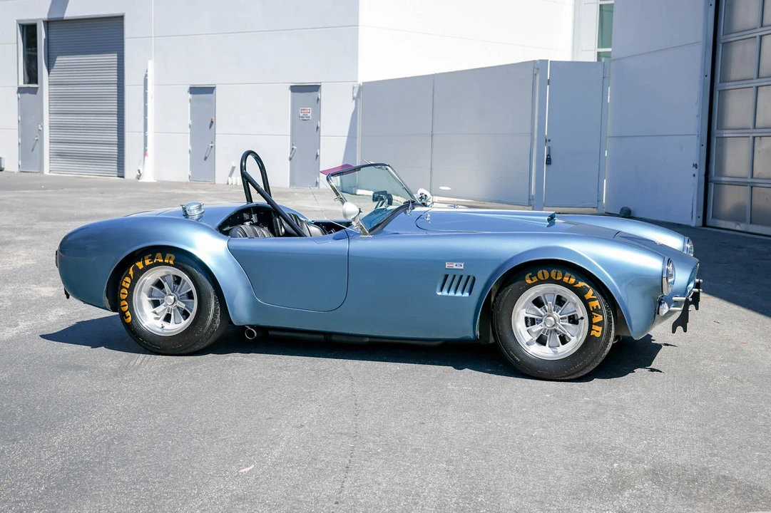 Shelby Cobra Replica - Image 14 of 31