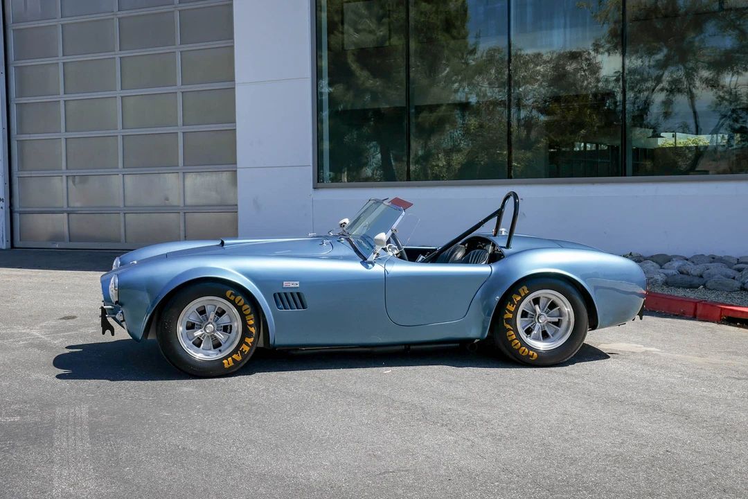 Shelby Cobra Replica - Image 5 of 31