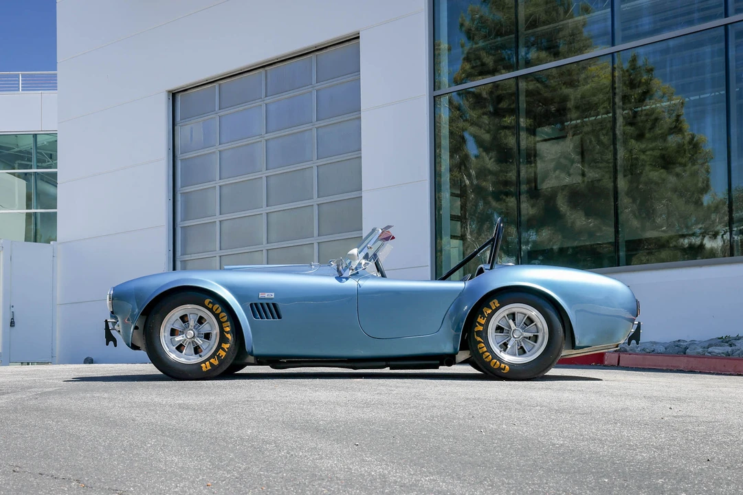 Shelby Cobra Replica - Image 6 of 31