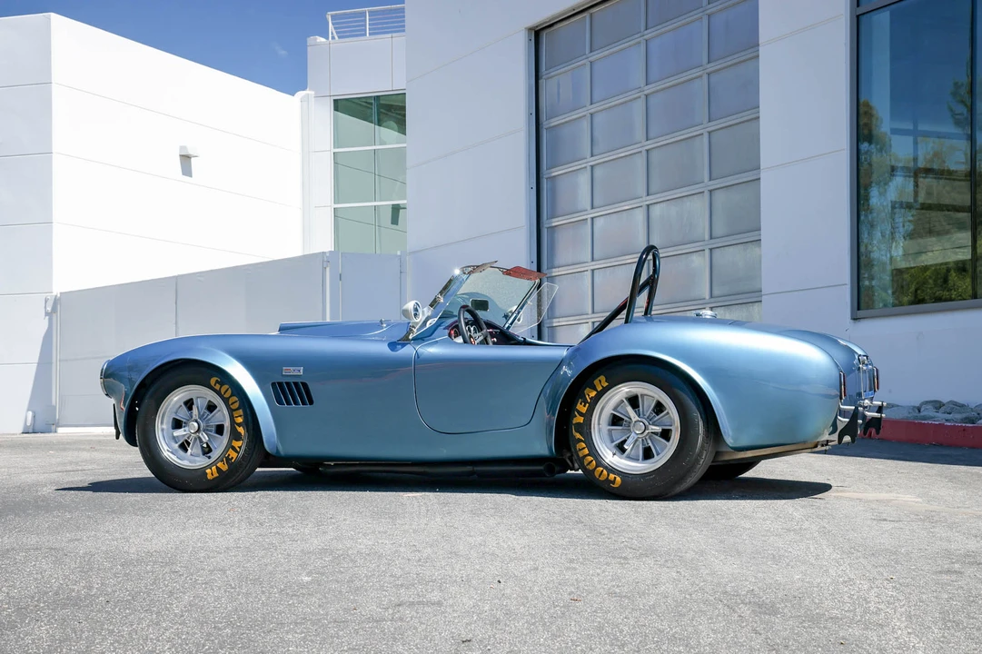 Shelby Cobra Replica - Image 7 of 31
