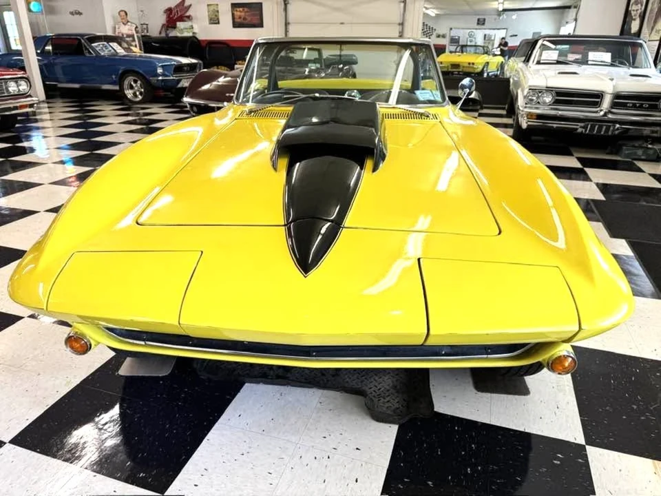 1966 Chevrolet Corvette C2 427 - Image 17 of 31