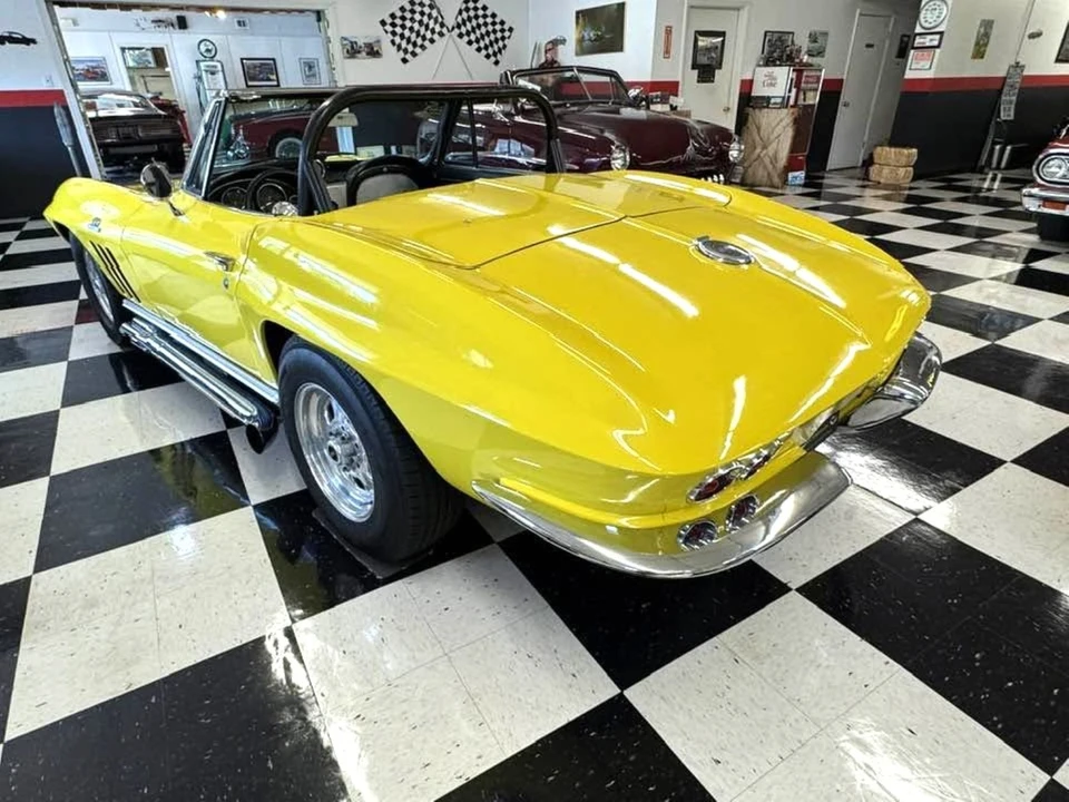 1966 Chevrolet Corvette C2 427 - Image 22 of 31