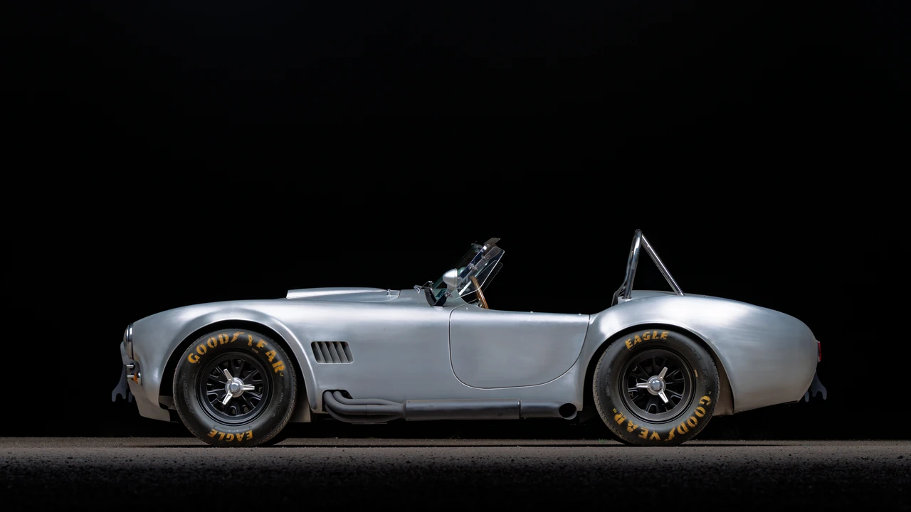 Shelby Cobra Replica - Image 17 of 31