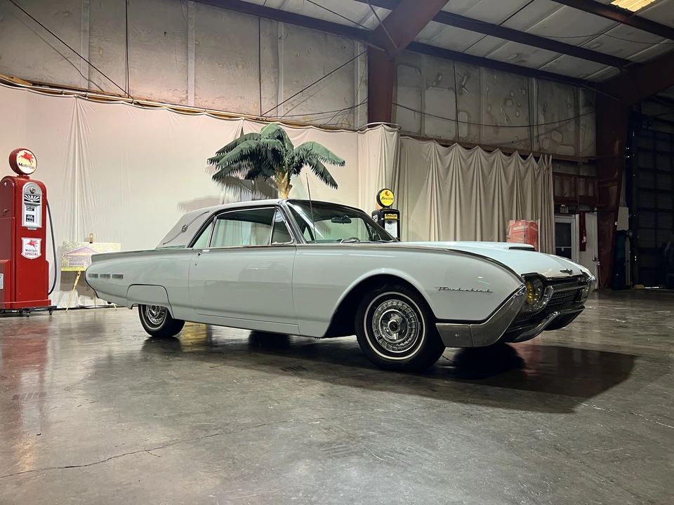 1962 Ford Thunderbird 3rd Gen - Image 14 of 31