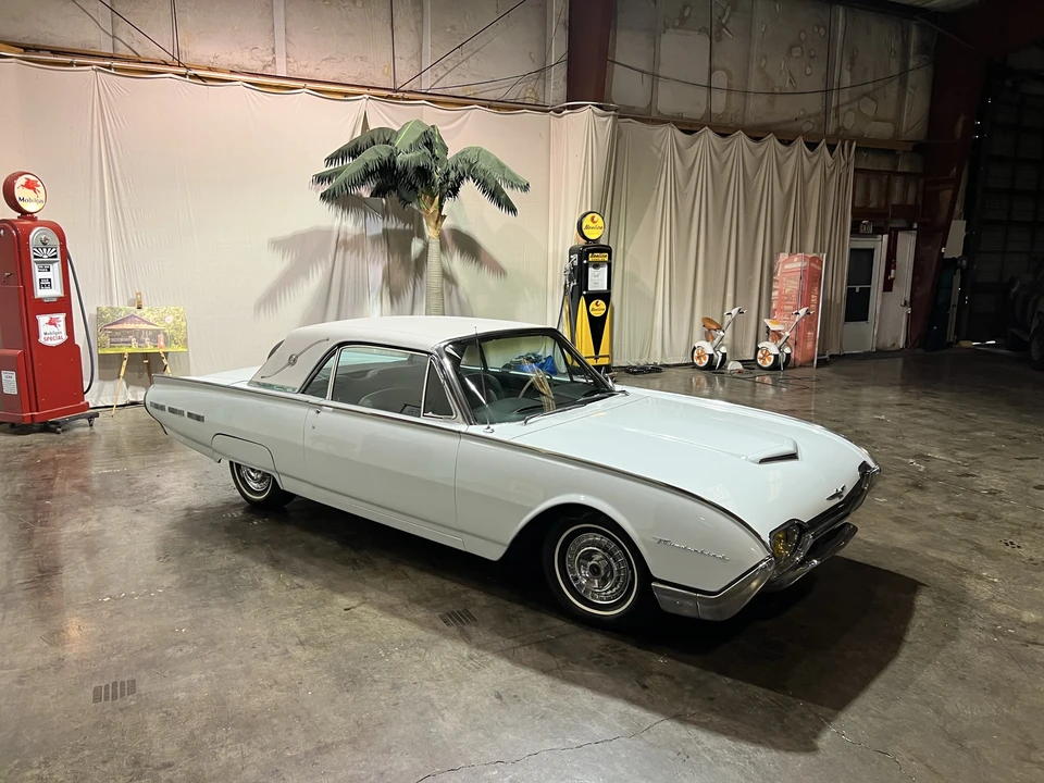 1962 Ford Thunderbird 3rd Gen - Image 12 of 31