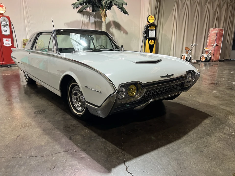1962 Ford Thunderbird 3rd Gen - Image 10 of 31