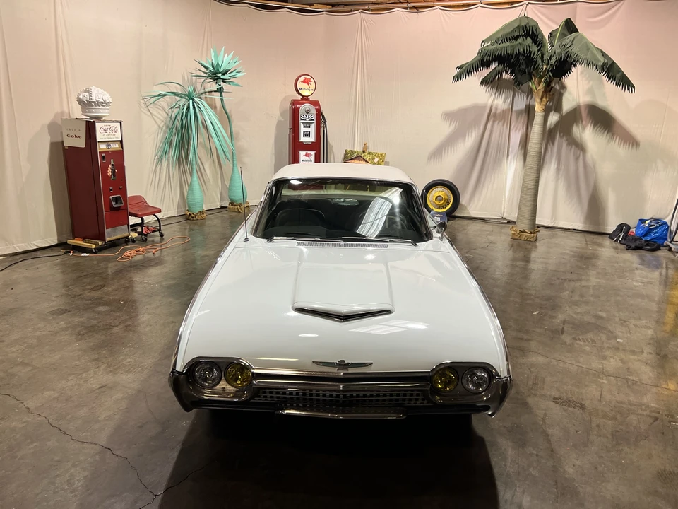 1962 Ford Thunderbird 3rd Gen - Image 6 of 31