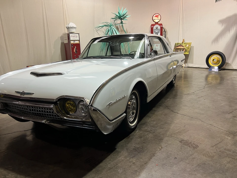 1962 Ford Thunderbird 3rd Gen - Image 5 of 31