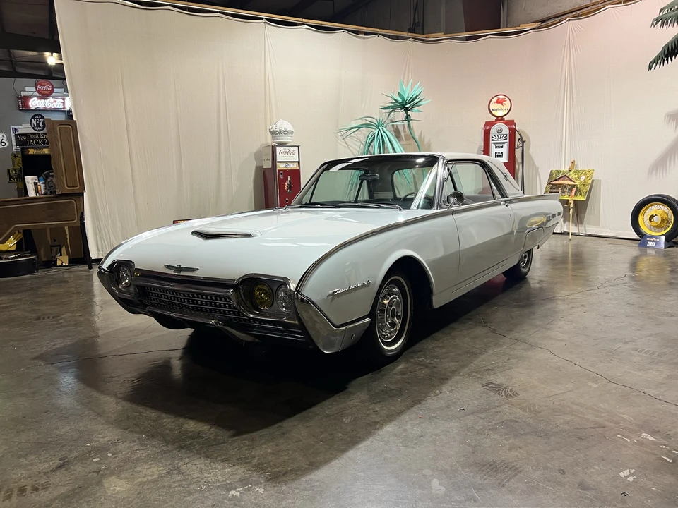 1962 Ford Thunderbird 3rd Gen - Image 3 of 31