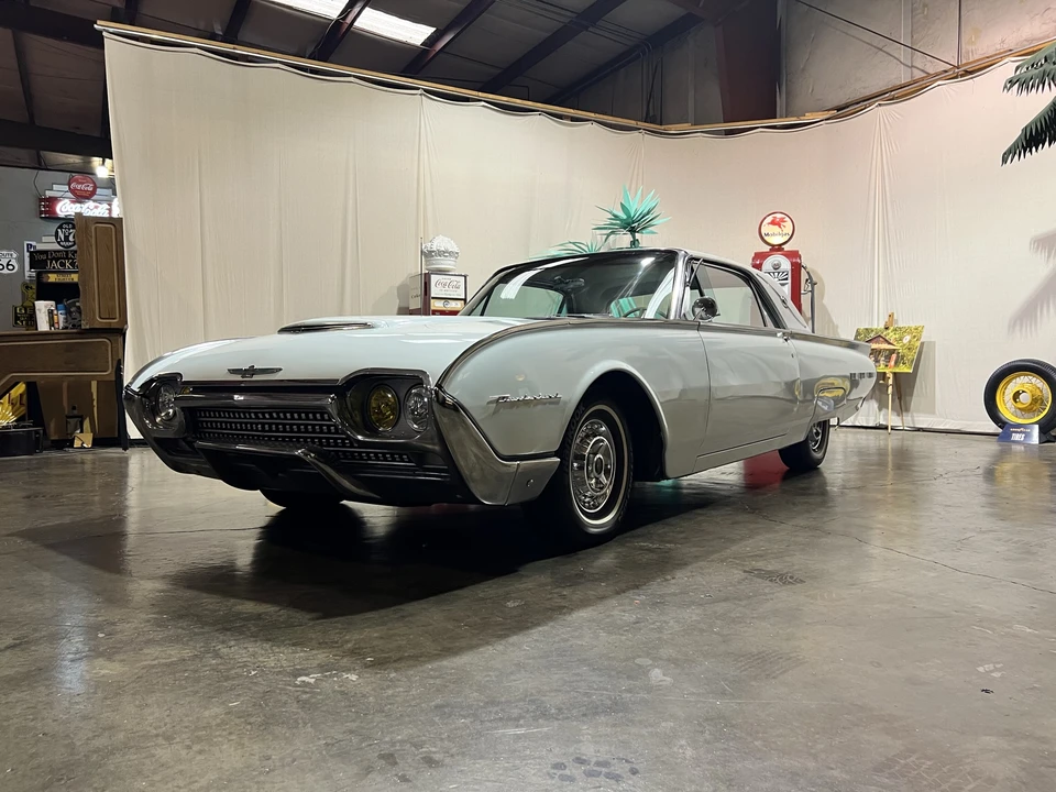 1962 Ford Thunderbird 3rd Gen - Image 4 of 31