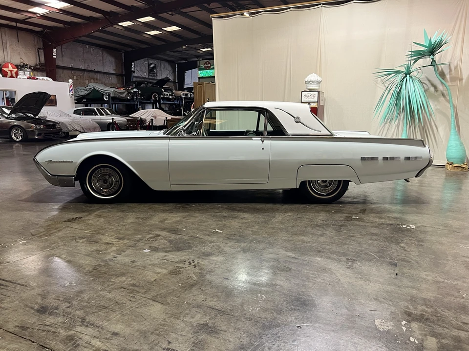 1962 Ford Thunderbird 3rd Gen - Image 26 of 31