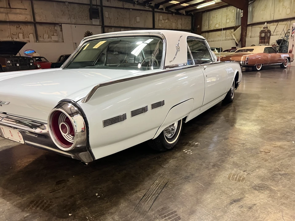 1962 Ford Thunderbird 3rd Gen - Image 17 of 31