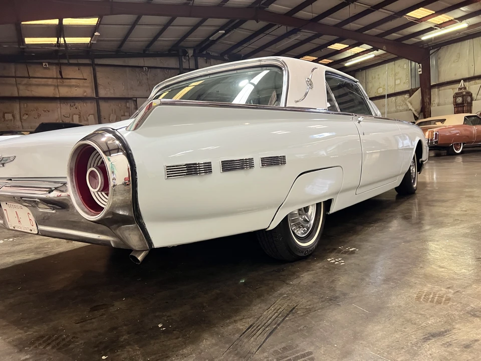 1962 Ford Thunderbird 3rd Gen - Image 18 of 31