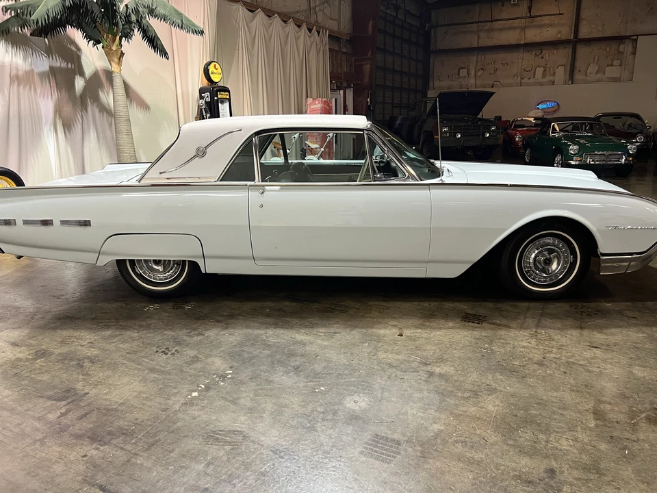 1962 Ford Thunderbird 3rd Gen - Image 15 of 31
