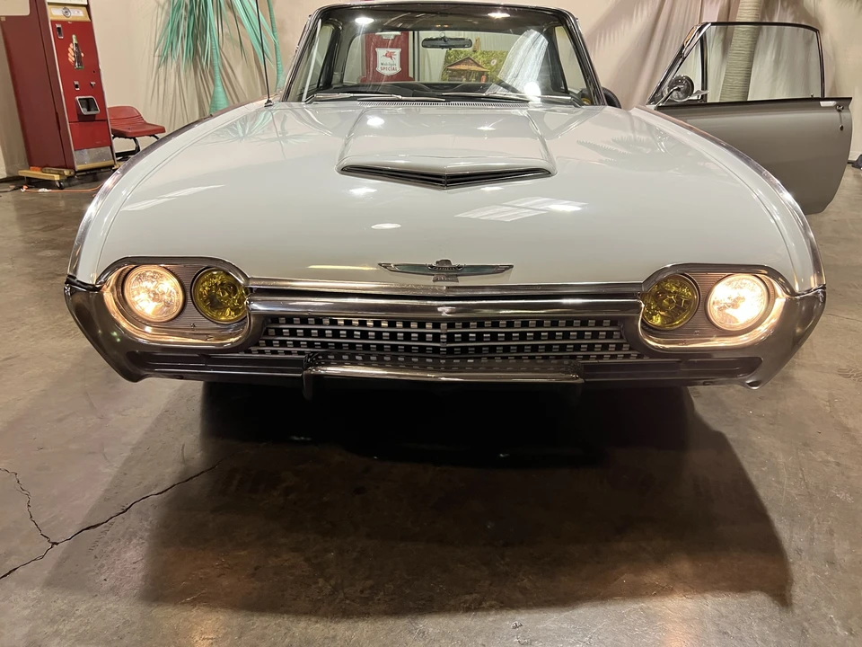 1962 Ford Thunderbird 3rd Gen - Image 9 of 31