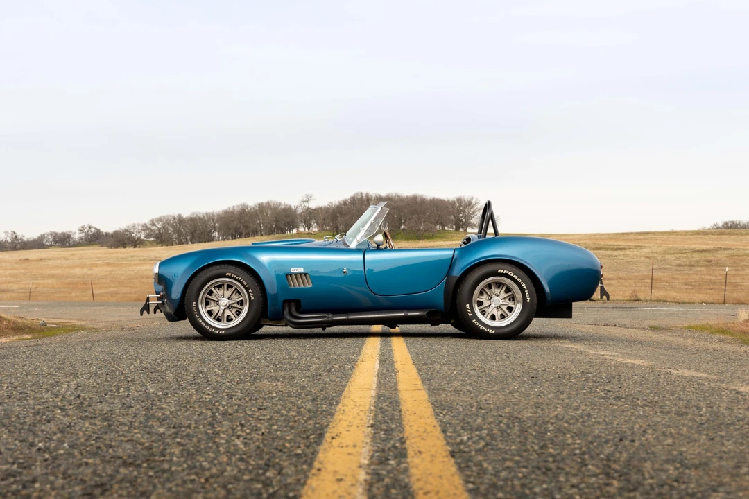 Shelby Cobra Replica - Image 8 of 31