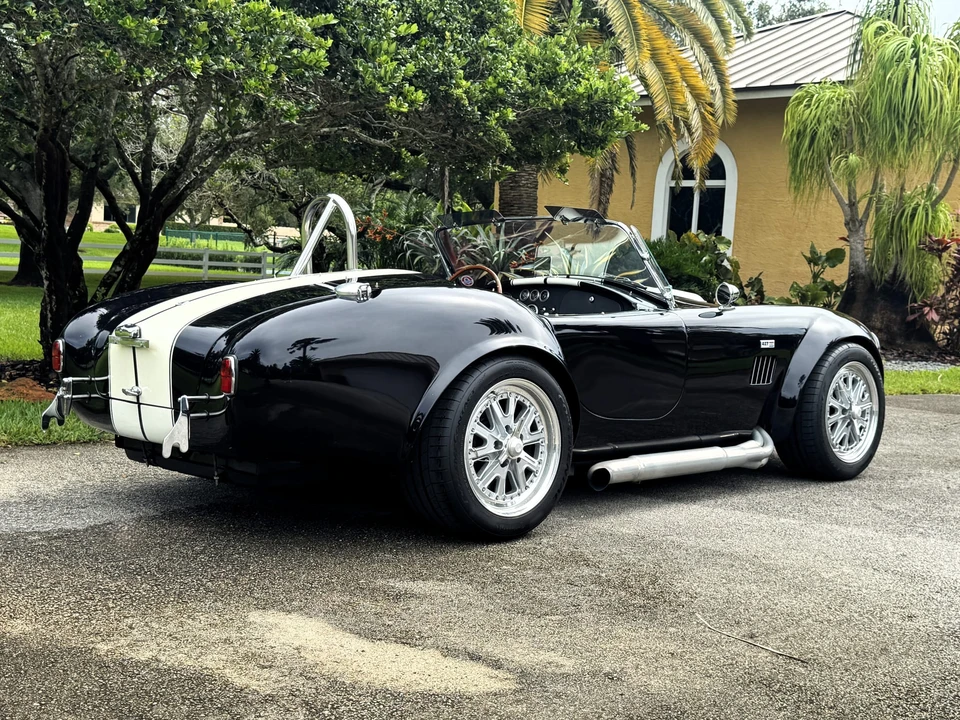 Shelby Cobra Replica - Image 10 of 31