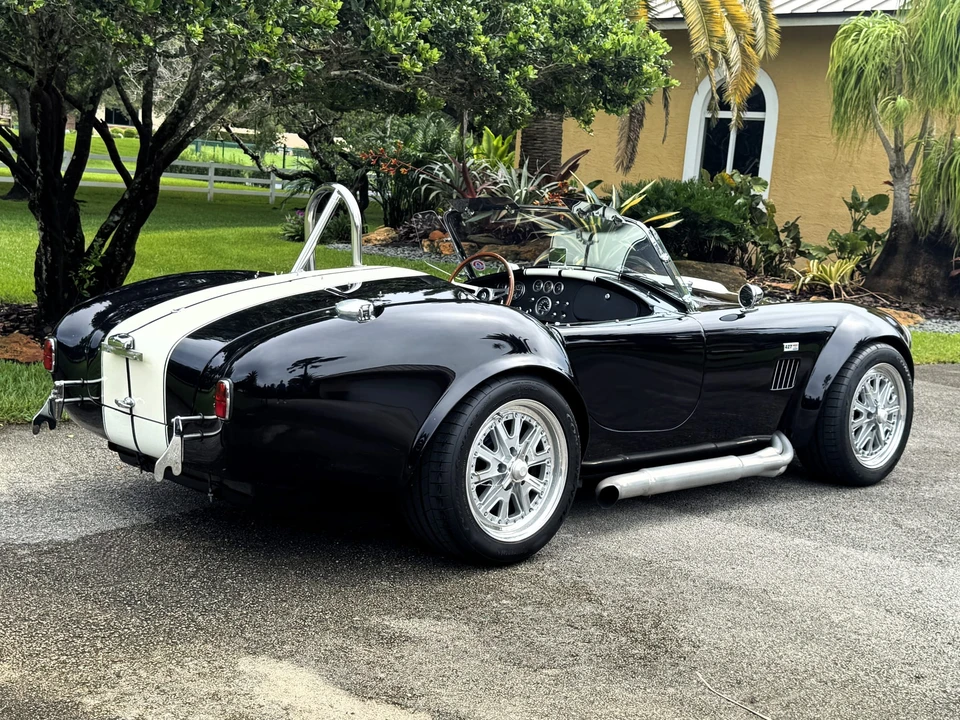Shelby Cobra Replica - Image 9 of 31
