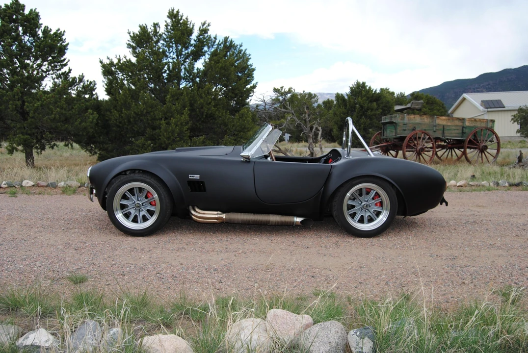 Shelby Cobra Replica - Image 18 of 31
