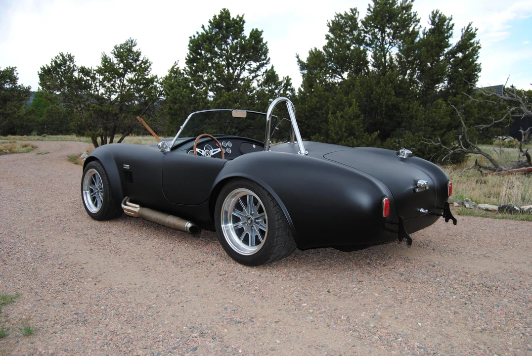 Shelby Cobra Replica - Image 17 of 31
