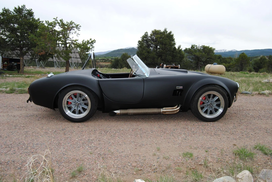 Shelby Cobra Replica - Image 11 of 31