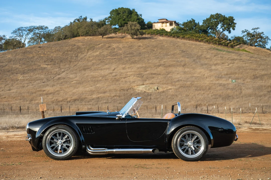 Shelby Cobra Replica - Image 18 of 31