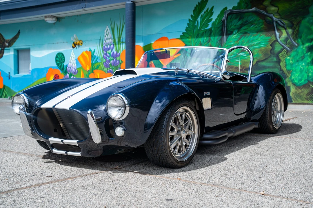 Shelby Cobra Replica - Image 2 of 31
