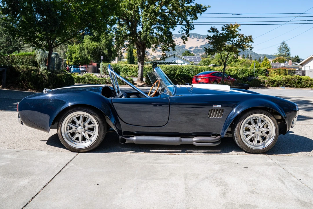 Shelby Cobra Replica - Image 4 of 31