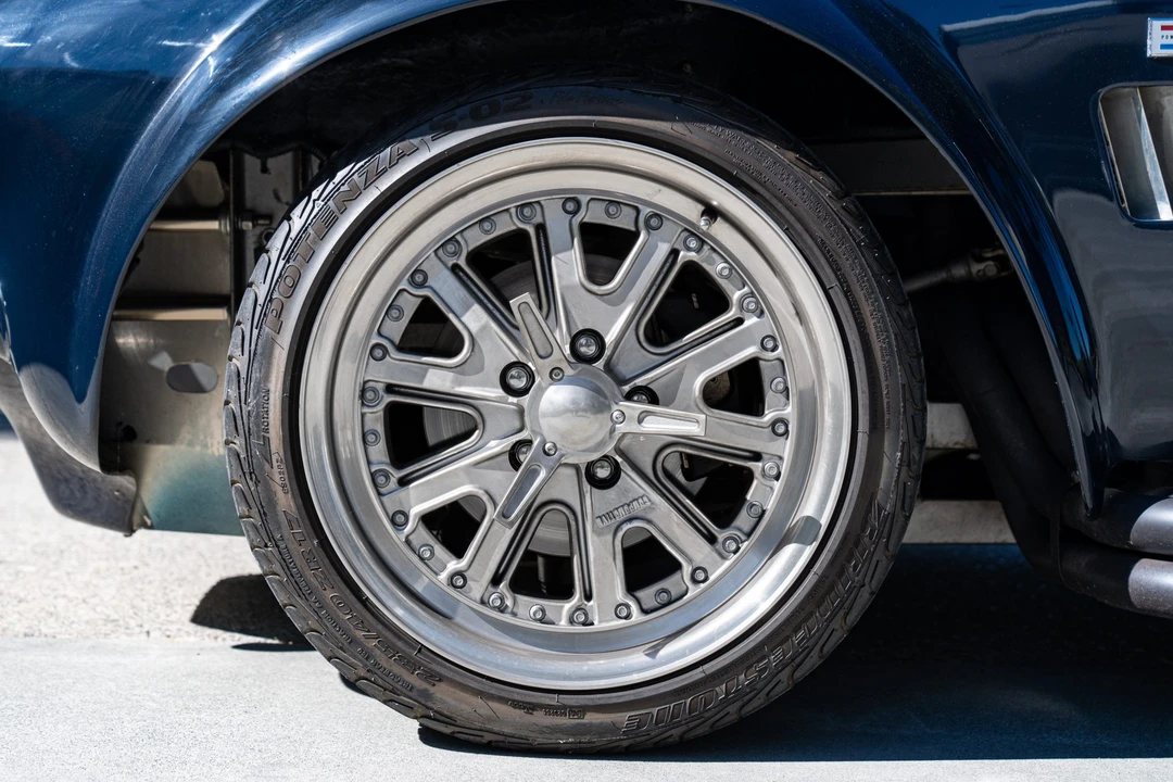 Shelby Cobra Replica - Image 25 of 31