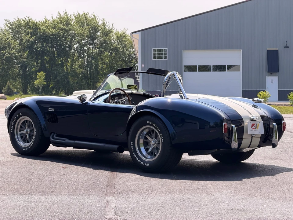 Shelby Cobra Replica - Image 10 of 31