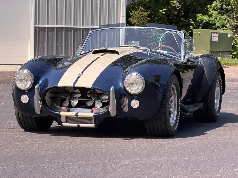 Shelby Cobra Replica - Image 14 of 31