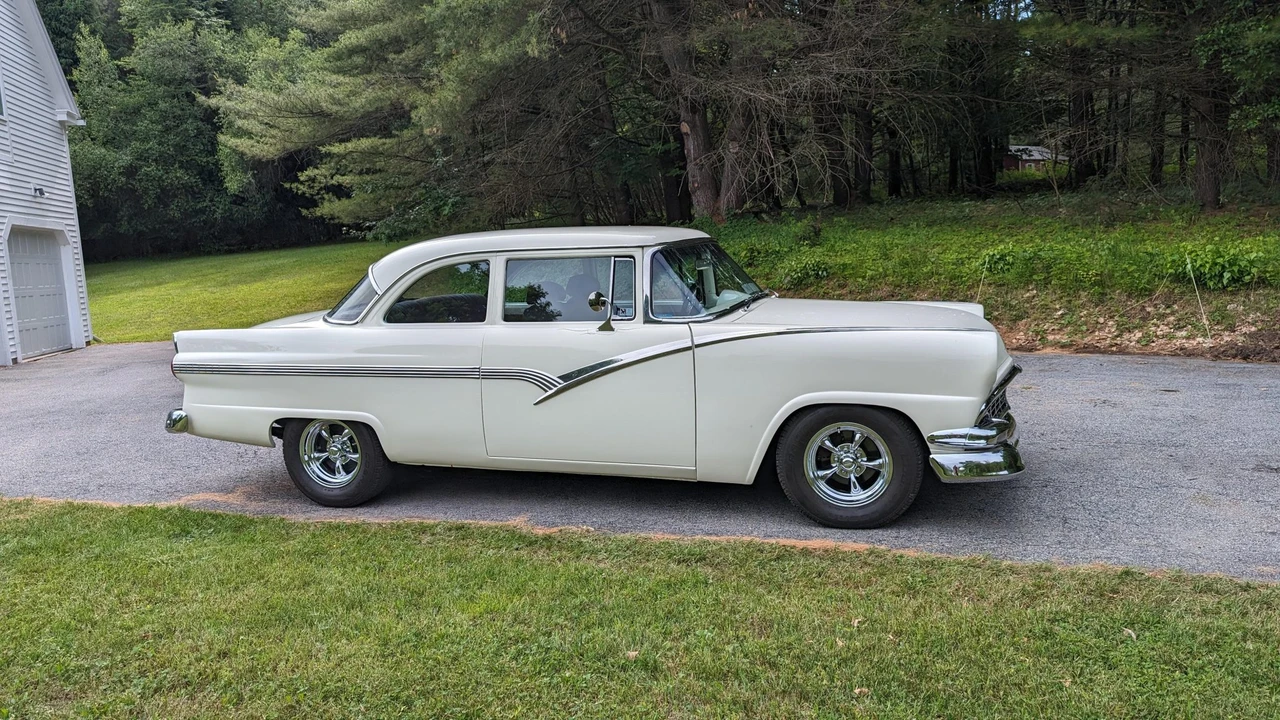 1956 Ford Fairlane 1st Gen - Image 21 of 31